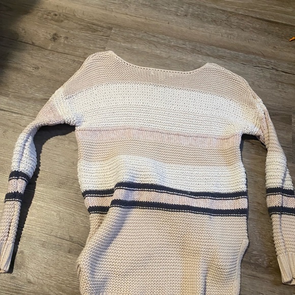 Womens size small American Eagle sweater - Picture 3 of 4